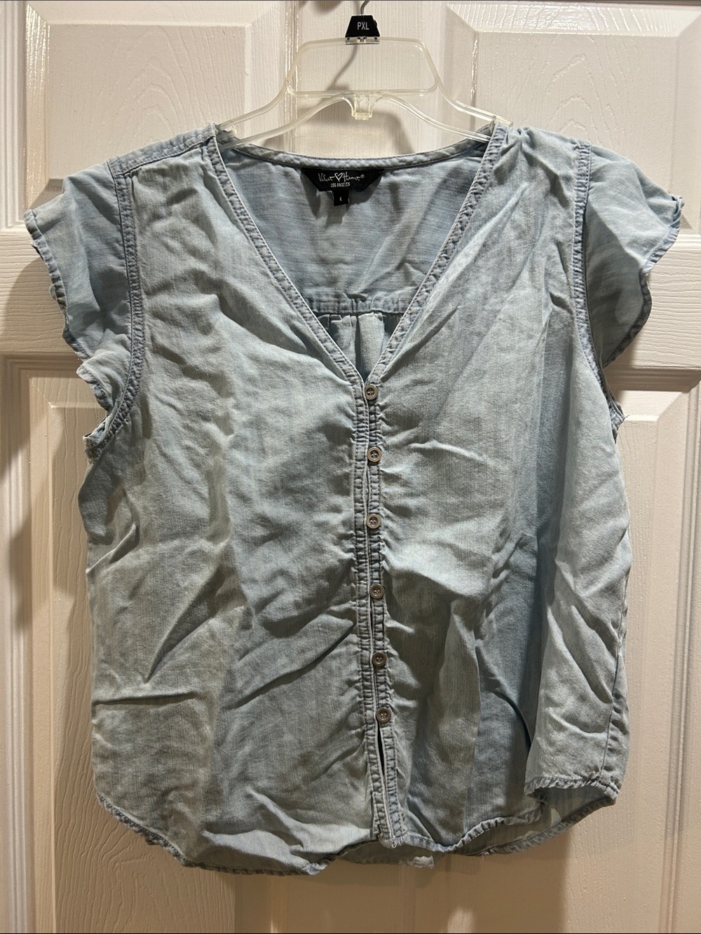 Velvet Heart Pale Blue Chambray Button-Front Cap Sleeve Blouse